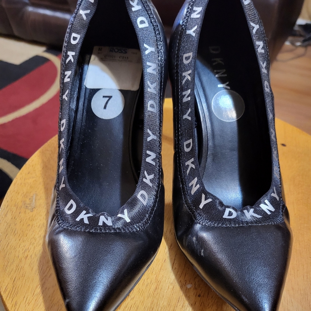 Size7 worn once DKNY dress shoes